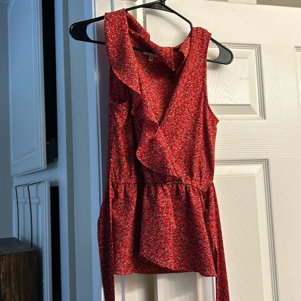 Max studio red sleeveless blouse